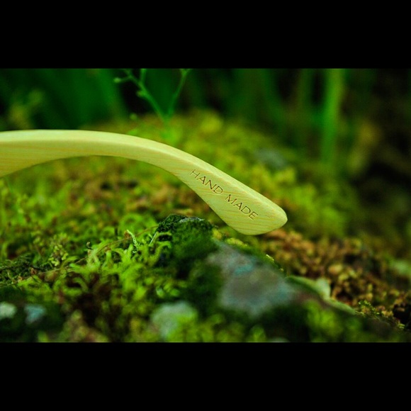 Handmade bamboo sunglasses with UV400 lenses. - Picture 3 of 7